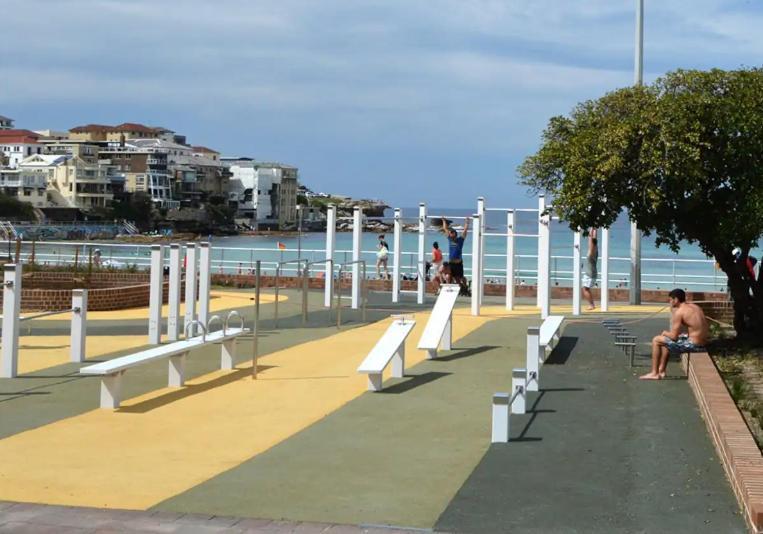 Best Location At Bondi Beach, On The Beach! Apartamento Sidney Exterior foto