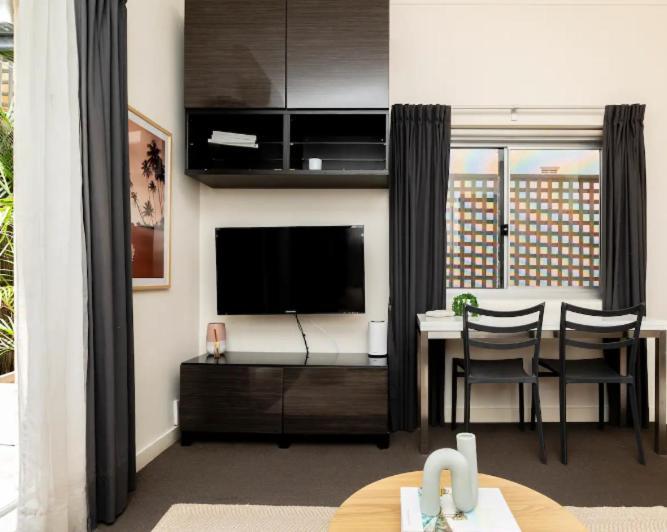 Best Location At Bondi Beach, On The Beach! Apartamento Sidney Exterior foto